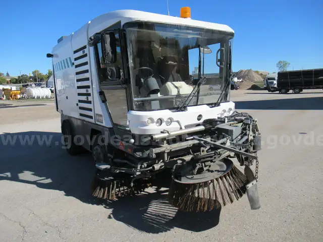 2014 Ravo 540 Street Sweeper