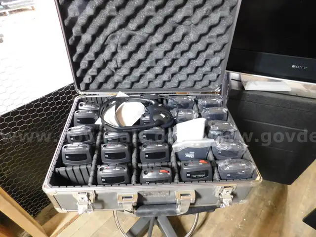 LR-200-072 Standard 3-channel RF Receiver from Listen Technologies.