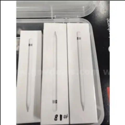 Apple Pencils and iPad Keyboards