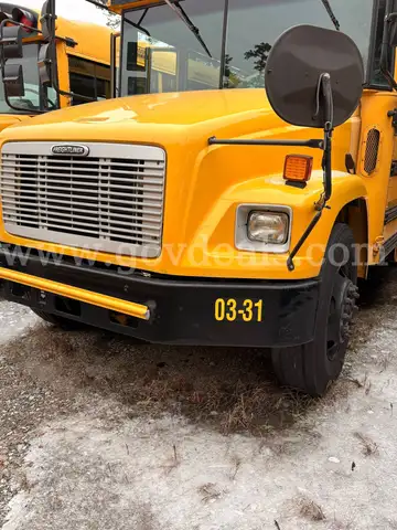 2004 Freightliner FS65