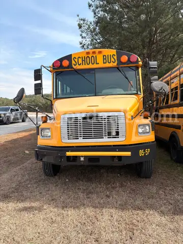 2005 Freightliner FS65