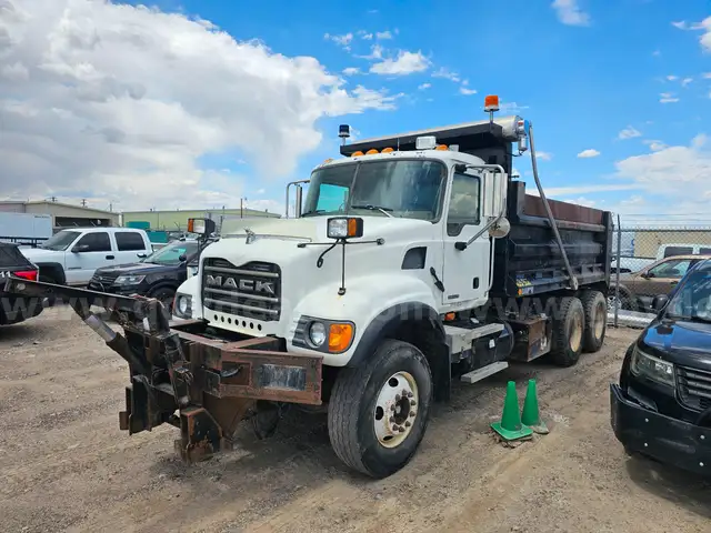 2006 Mack CV713 Granite