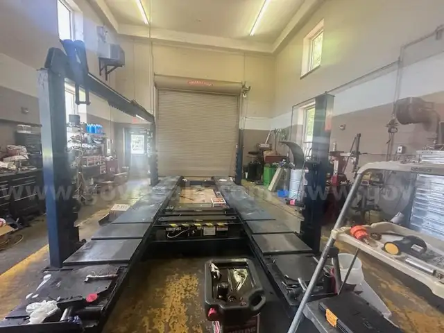 Challenger 18,000 Pound Alignment Vehicle Lift