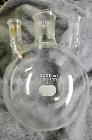 PYREX Glass 3000mL 3-Neck Morton Style Round Bottom Flask
