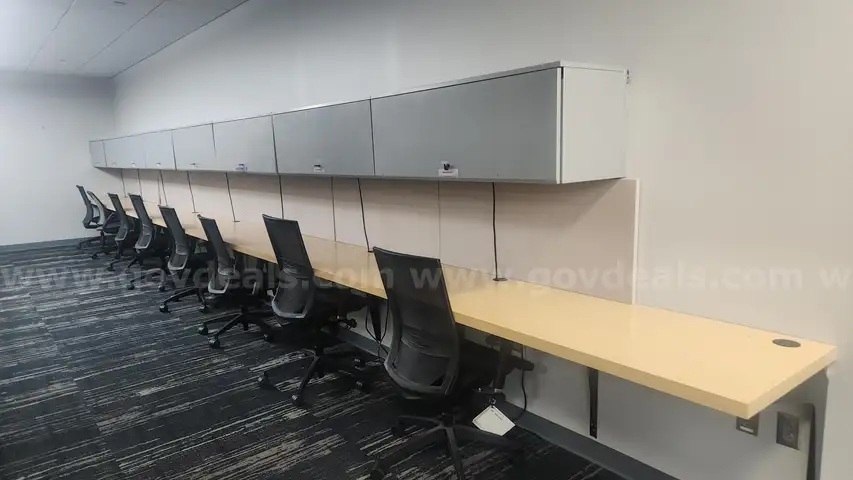 8 Work stations. Tables, Cabinets and Chairs