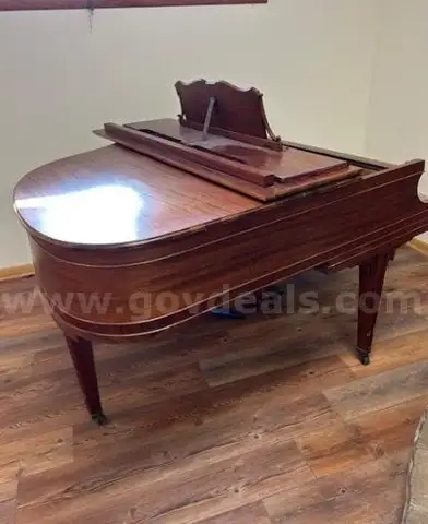 BALDWIN Baby Grand Piano