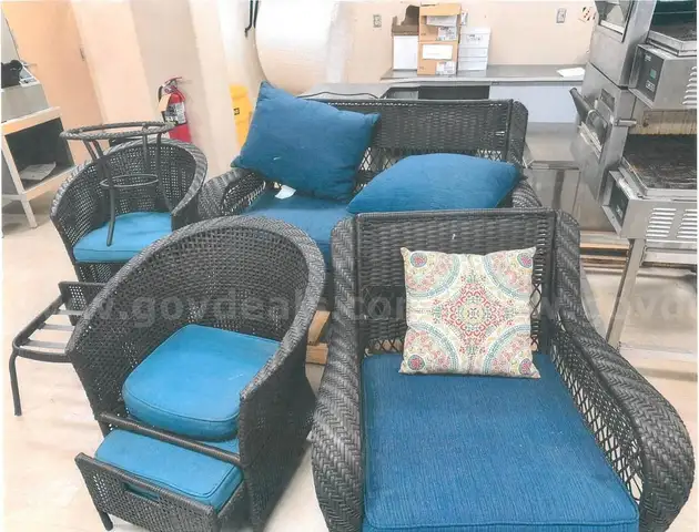 6 Piece outdoor wicker set