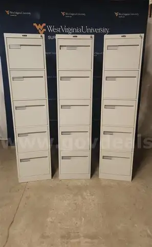 Set of 3 filing cabinets. With keys.