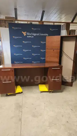 Desk w/overhead cabinet