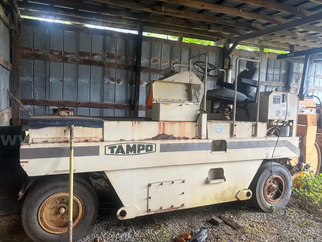 Tampo Rubber Tire Roller