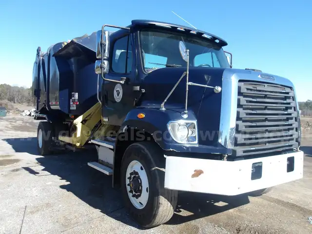 2015 Freightliner 108SD