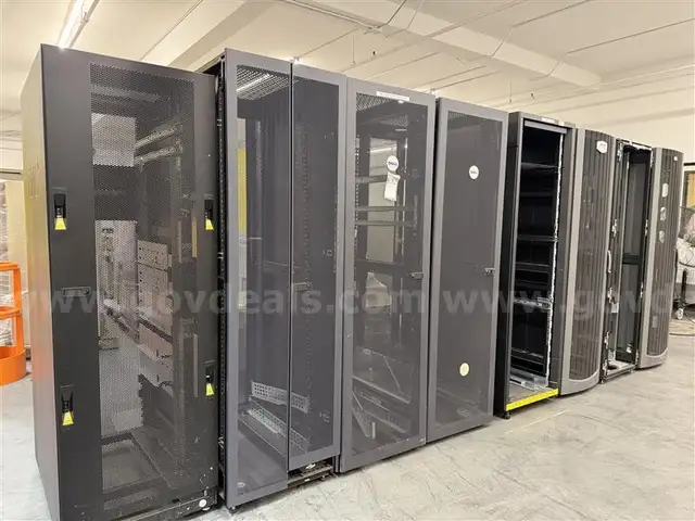 SERVER RACK X 8