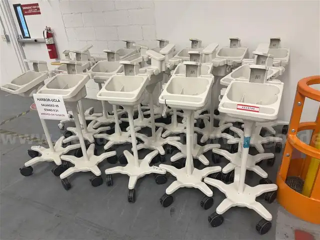 STAND FOR PORTABLE MONITOR X 21