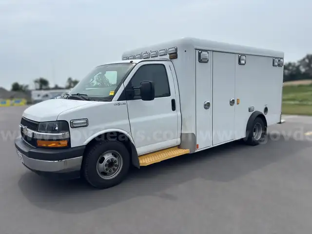 2020 Chevrolet G3500 Crestline Fleetmax Ambulance