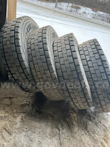 4 Heavy truck Tires - Continetal