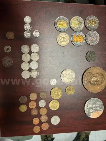 Lot of various US and foreign country coins / tokens