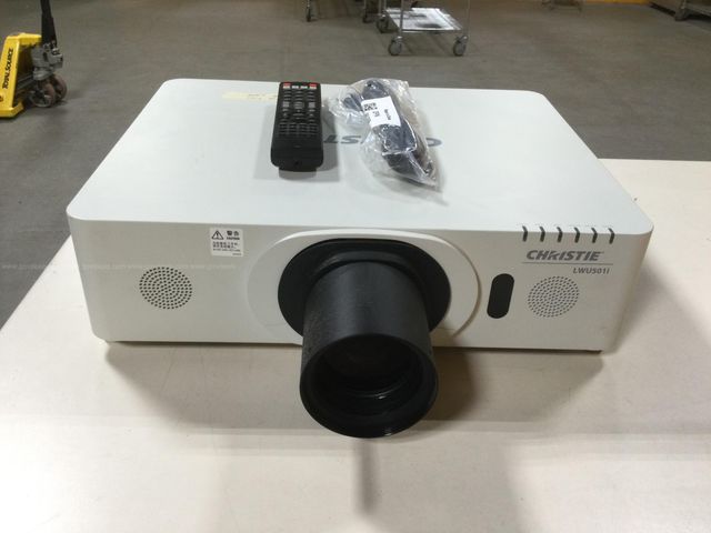 5000 ansi lumens projector