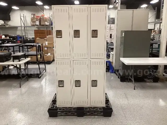 Tennsco 6 Door Locker Unit