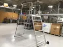 DSI Command Center 6&#x27; Podium