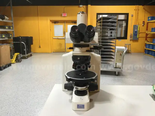 Nikon Eclipse E600WPOL Polarizing Microscope