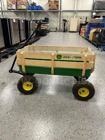 John Deere Wagon &#x26; Car