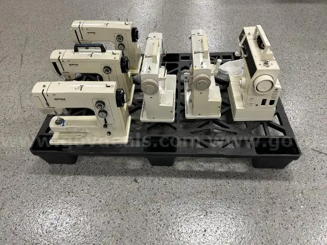Lot of 6 Sewing Machines