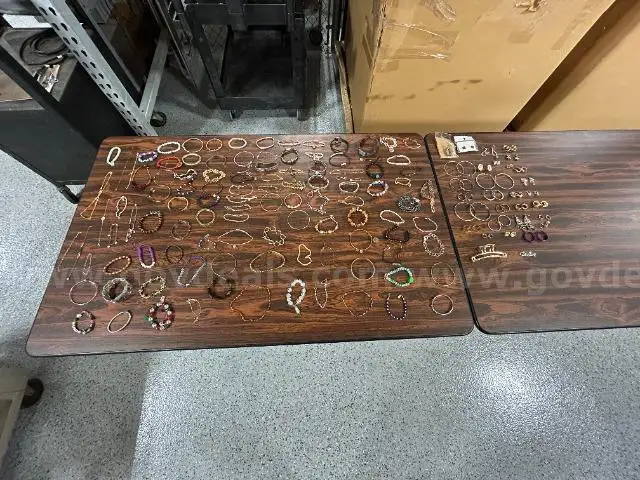 Lot of Costume Jewelry (Bracelets)