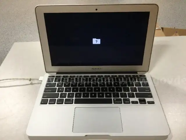 Apple MacBook Air 11&#x22; A1465 i7-5650U @ 2.20 GHz Laptop