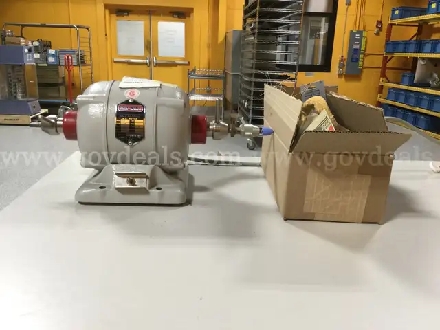 Handler Red Wing 26A Ball Bearing A.C. Motor with Accessories