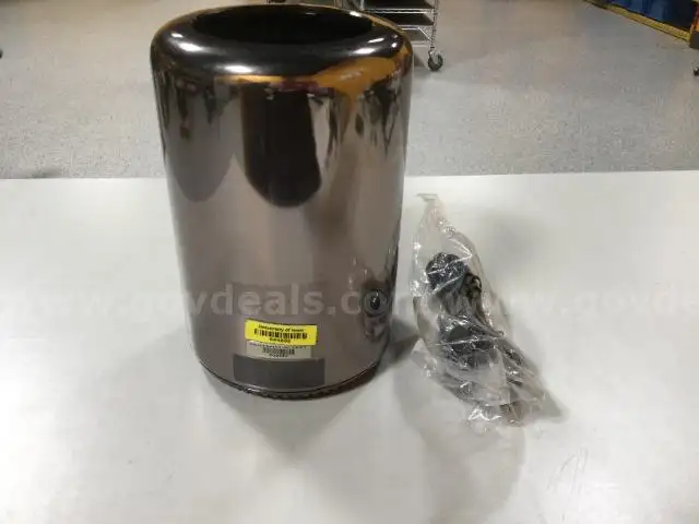 Apple Mac Pro A1481 Intel Xeon E5-2697 v2 @ 2.70 GHz 12-Core - Parts/Repair