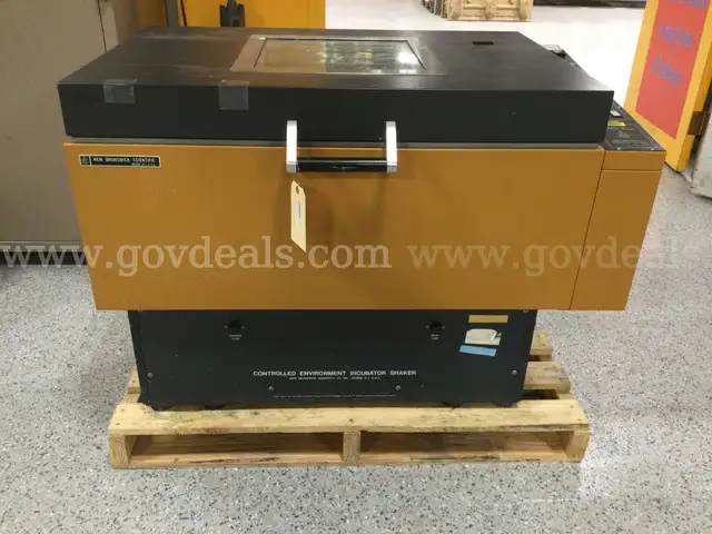 New Brunswick Scientific G-25