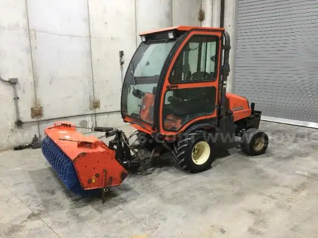 Kubota F3080 Tractor with Mower/Blade/Brush