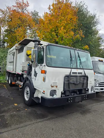 2013 Autocar/Heil Sideload 28yd