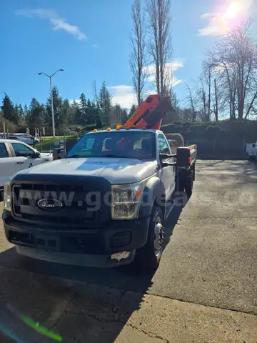 2013 Ford F-550 3yd dump with crane