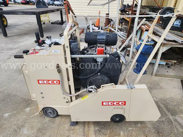 2015 EDCO SELF PROPELLED  CUT SAW