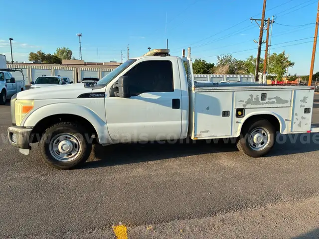 2011 FORD F250 4x2 PICK-UP UTILITY BODY