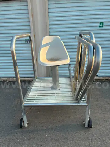 STAINLESS POOL STAND WITH ARM RESTS