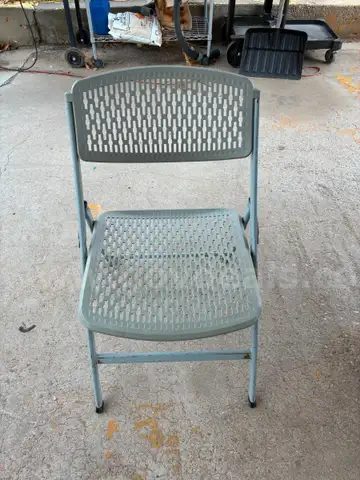 20 - GRAY AND BLUE FOLDING CHAIRS