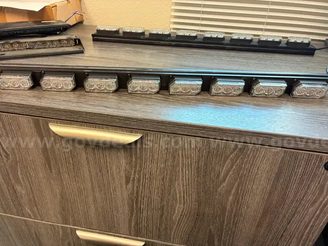 PAIR OF SOUND OFF SIGNAL EMERGENCY LIGHT BARS