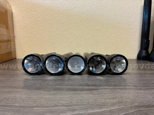 USED FLASHLIGHTS GROUP