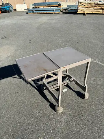 VINTAGE METAL TIFFANY STAND