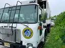 2001 Volvo Xpeditor XLL w/Leach Packer Garbage Truck