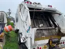 2000 International 4900 Garbage Truck