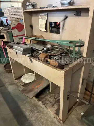 Kiln Oven (doesn&#x27;t work) with tools