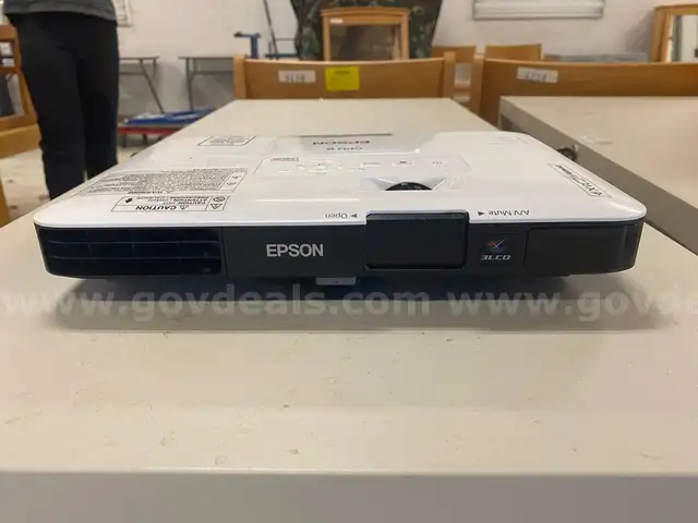 Epson PowerLite 1780W LCD Projector