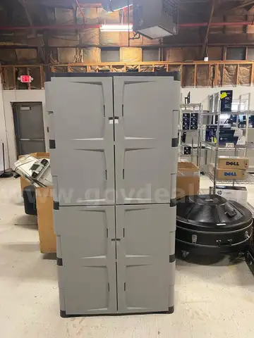 Rubbermaid Plastic Storage Cabinet with 4 adjustable/removable shelves