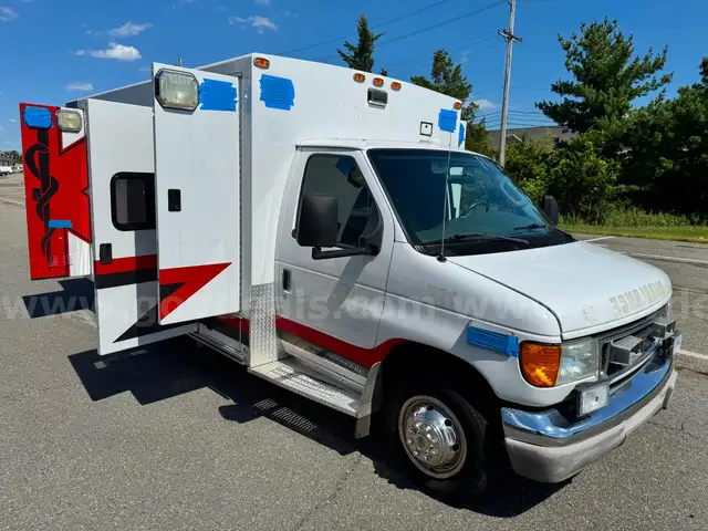 2003 Ford Econoline Ambulance