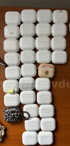 Lot of 32 AirPods 3rd generation (Look at Description)