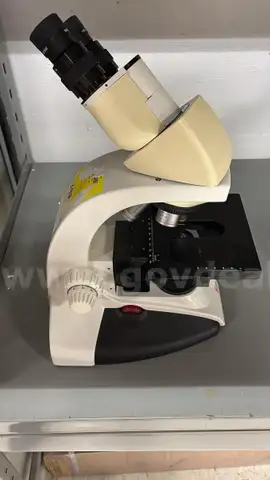 Leica DME Microscope