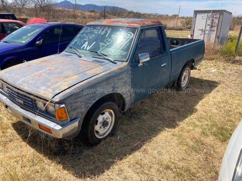 パリコレクション Nissan 1985 Pickup AllSurplus | 時計
